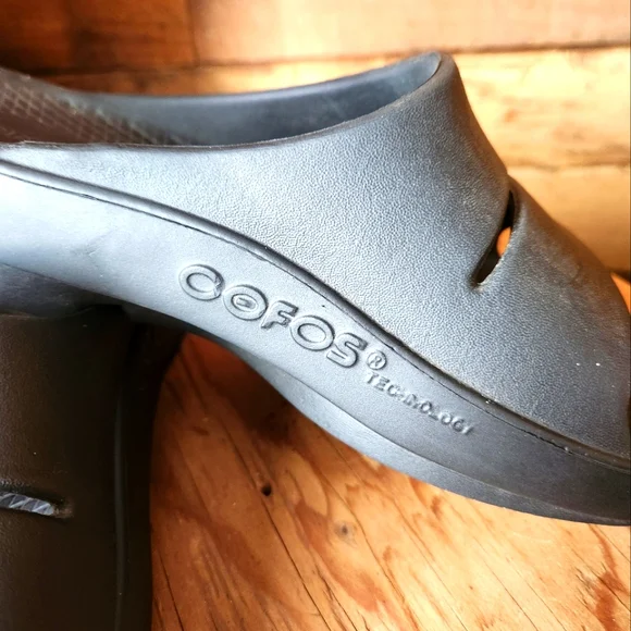 OOFOS OOAHH SANDALS- UNISEX- MEN'S 8 WOMEN'S 10 - Picture 4 of 7